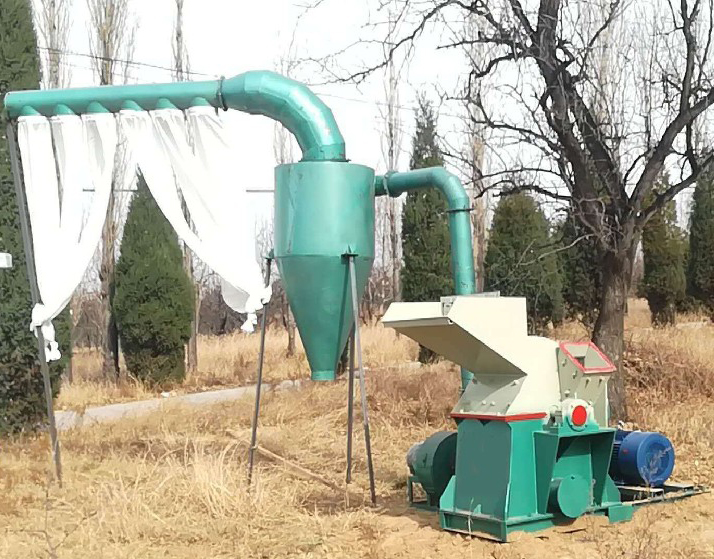 China Yunnan customers buy Xinxiang Environmental Protection wood crusher site